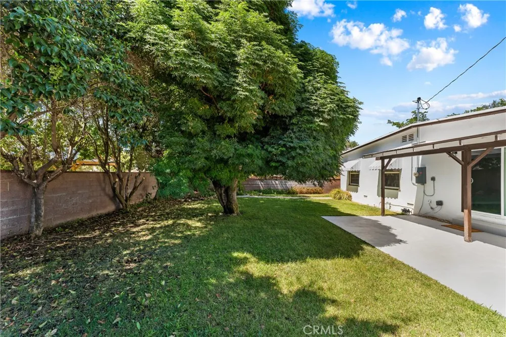 1438 W Ivyton Street Lancaster, CA 93534