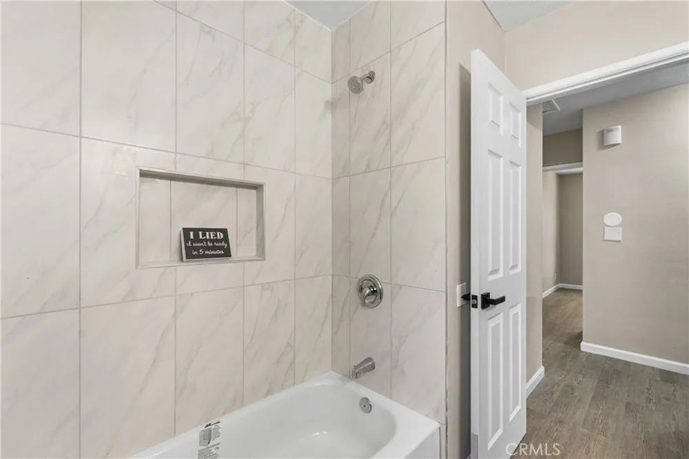 1438 W Ivyton Street Lancaster, CA 93534