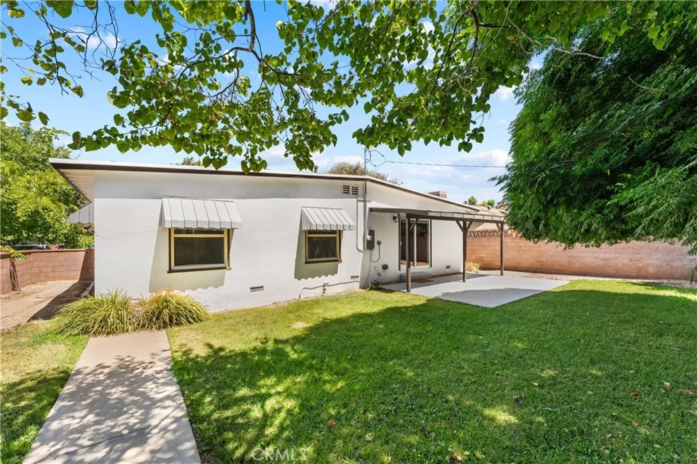 1438 W Ivyton Street Lancaster, CA 93534