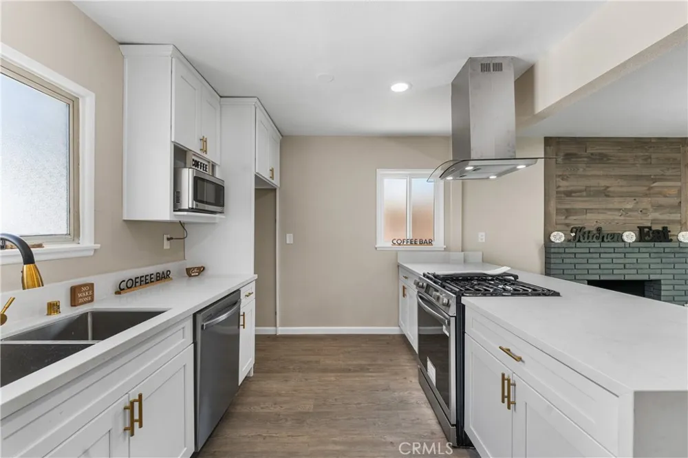 1438 W Ivyton Street Lancaster, CA 93534