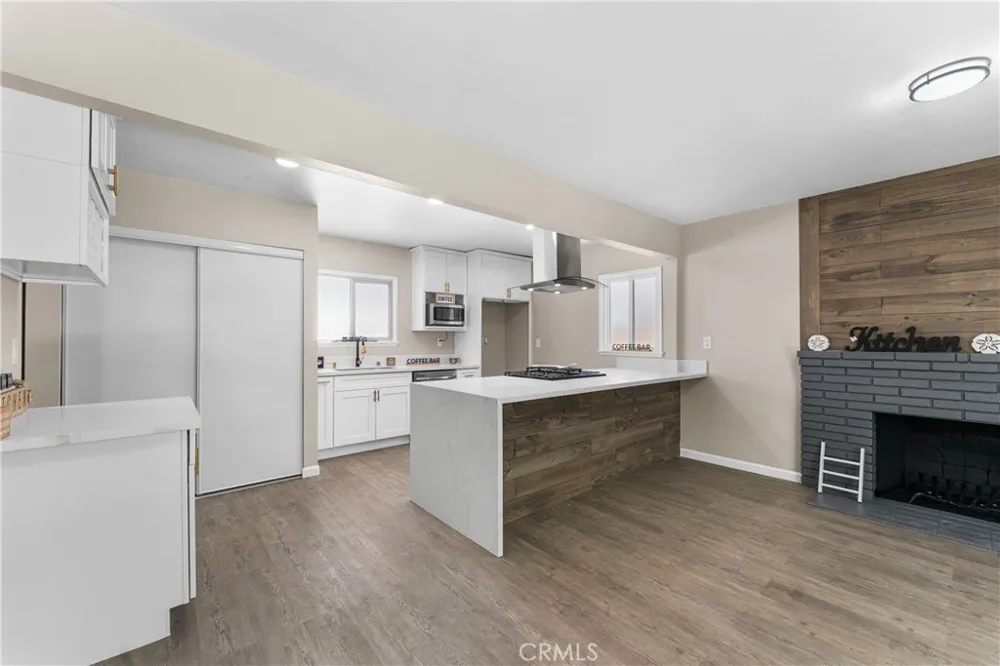 1438 W Ivyton Street Lancaster, CA 93534