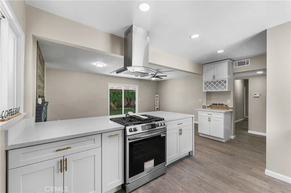 1438 W Ivyton Street Lancaster, CA 93534