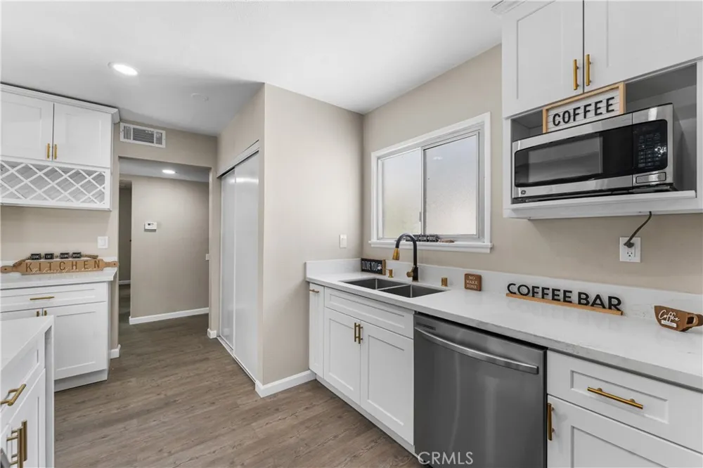 1438 W Ivyton Street Lancaster, CA 93534
