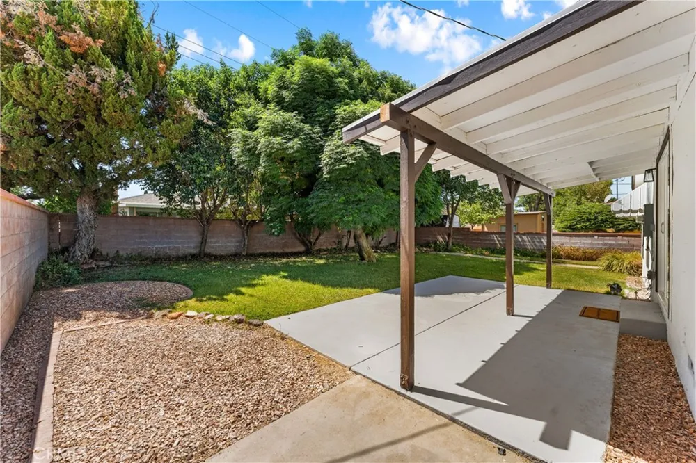 1438 W Ivyton Street Lancaster, CA 93534