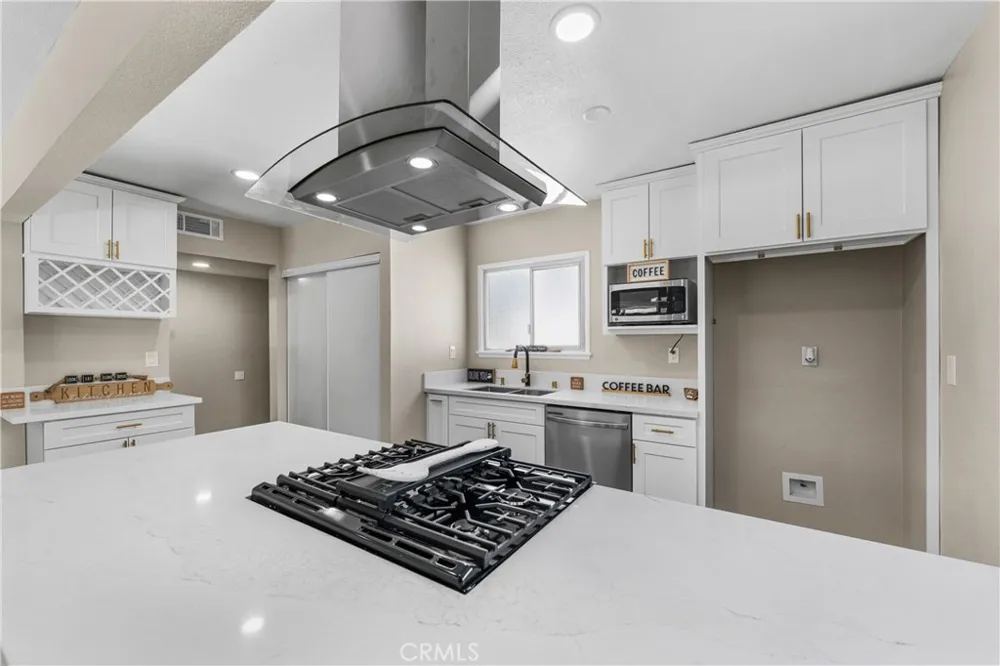 1438 W Ivyton Street Lancaster, CA 93534