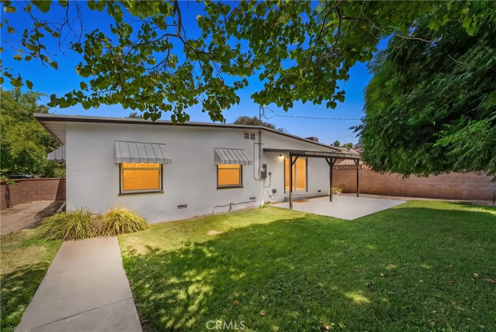 1438 W Ivyton Street Lancaster, CA 93534