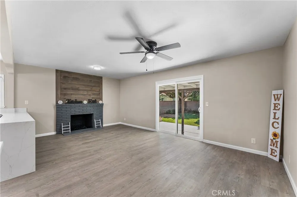 1438 W Ivyton Street Lancaster, CA 93534