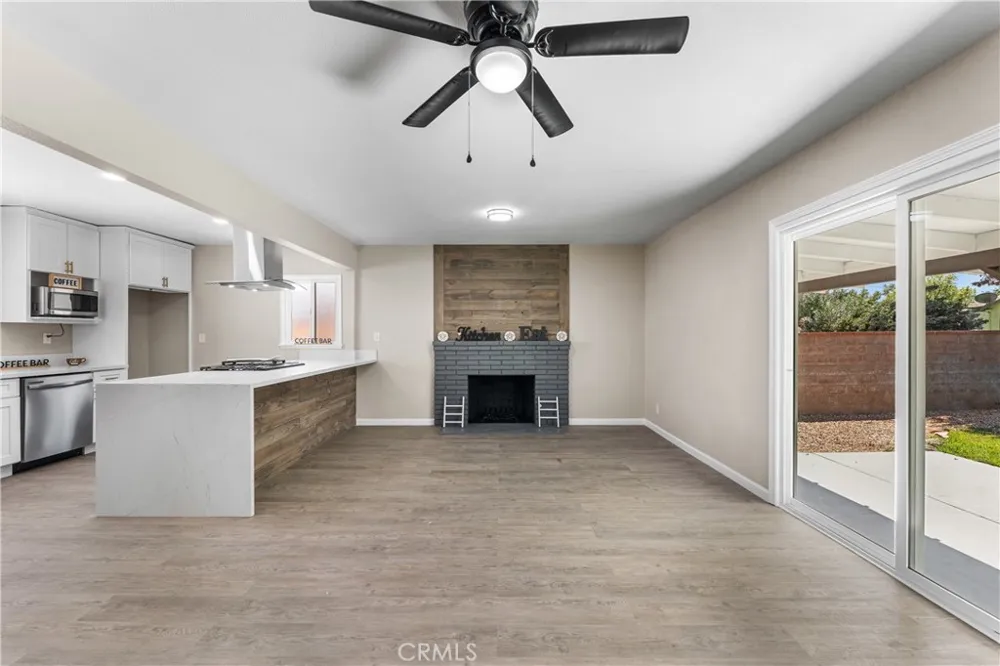 1438 W Ivyton Street Lancaster, CA 93534