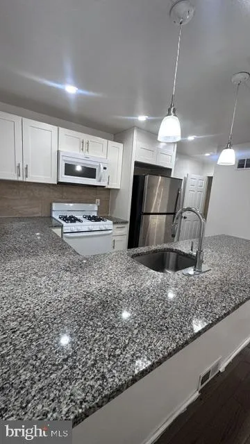 6013 BELDEN STREET Philadelphia, PA 19149