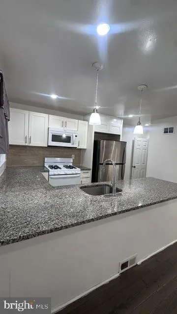 6013 BELDEN STREET Philadelphia, PA 19149