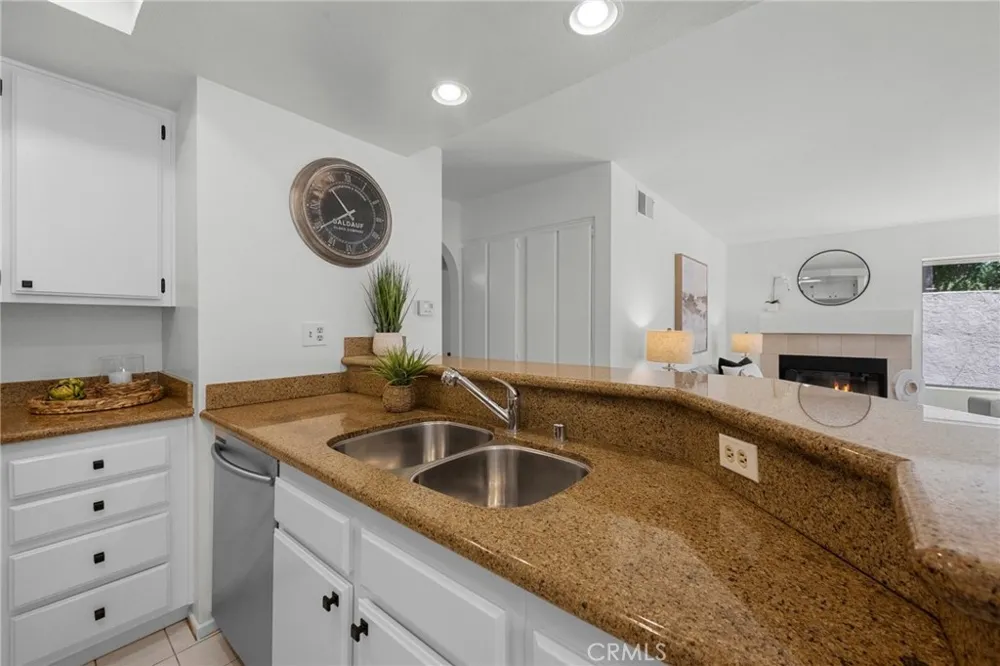 26622 Merienda #4 Laguna Hills, CA 92656