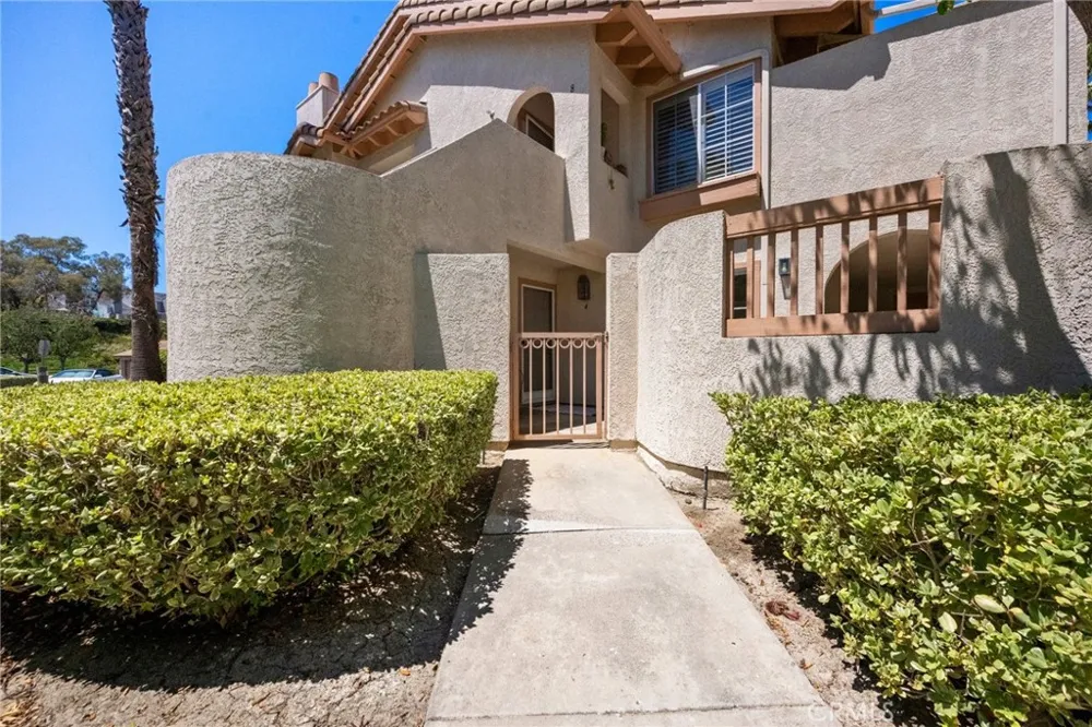 26622 Merienda #4 Laguna Hills, CA 92656