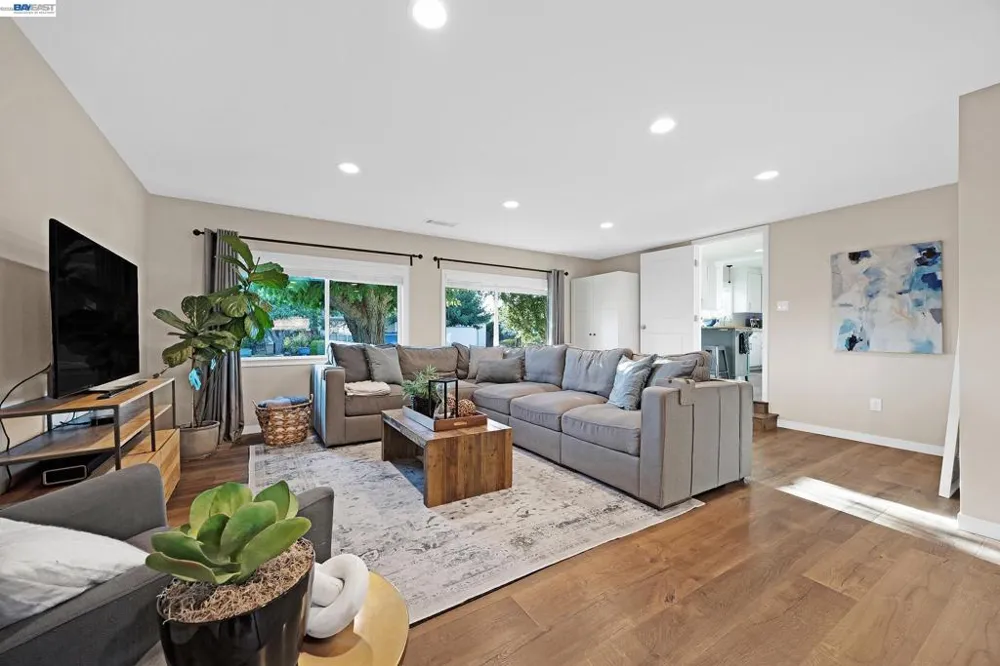 352 Cambridge Way Livermore, CA 94550