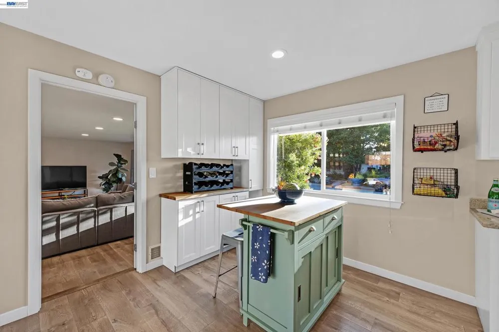 352 Cambridge Way Livermore, CA 94550