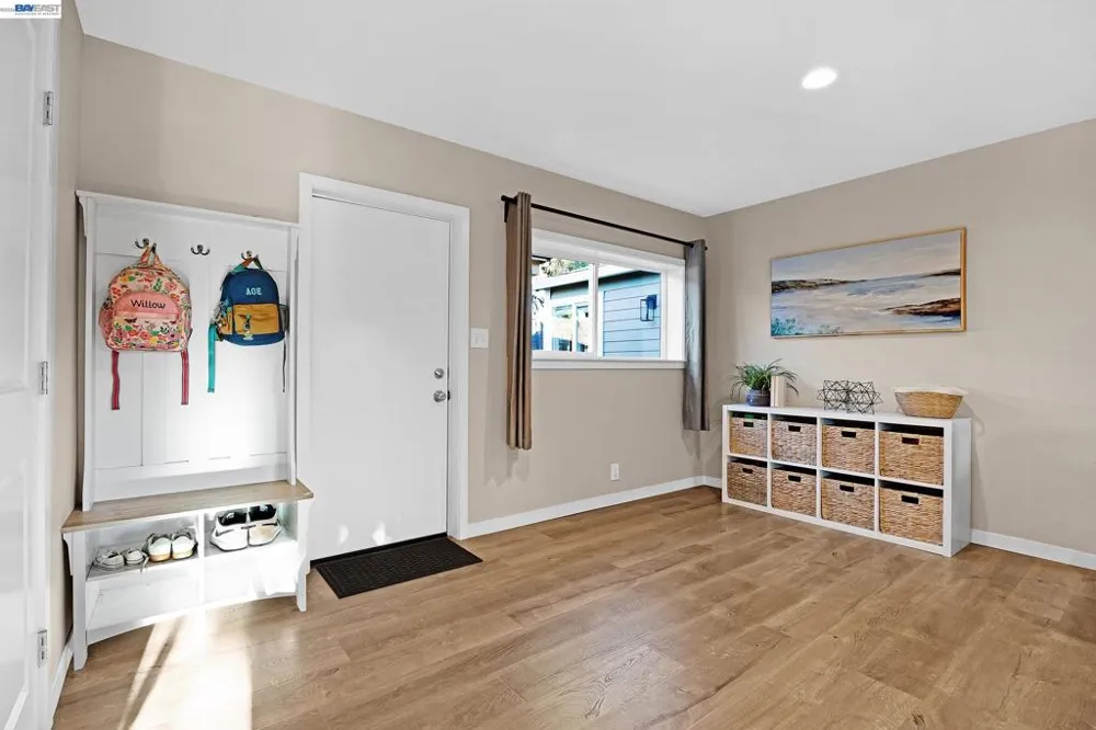 352 Cambridge Way Livermore, CA 94550