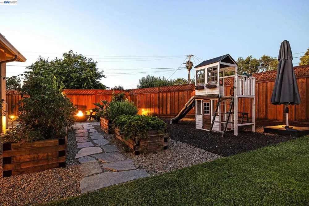 352 Cambridge Way Livermore, CA 94550