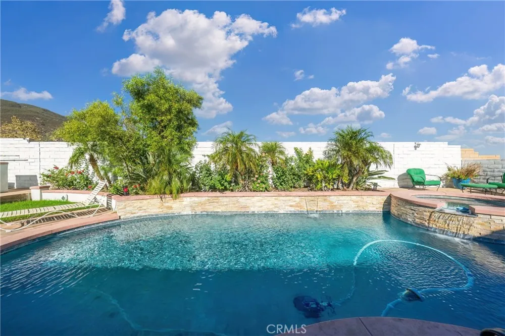 4795 Thornbush Fontana, CA 92336