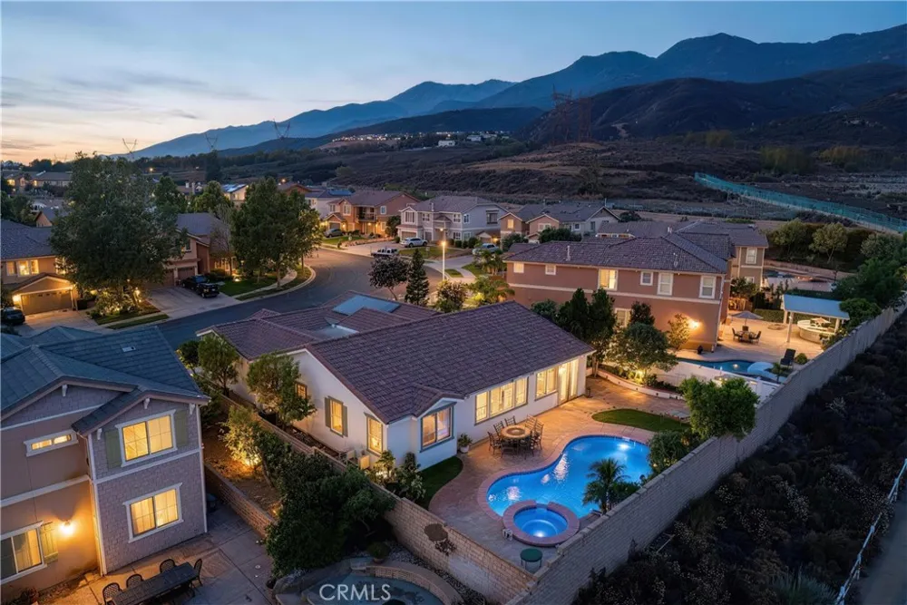 4795 Thornbush Fontana, CA 92336