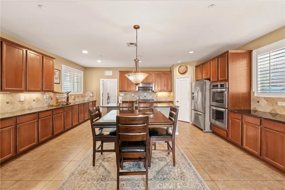 4795 Thornbush Fontana, CA 92336