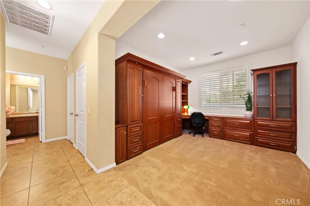 4795 Thornbush Fontana, CA 92336