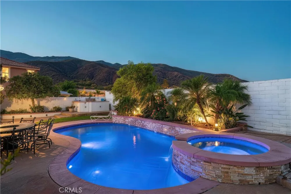 4795 Thornbush Fontana, CA 92336