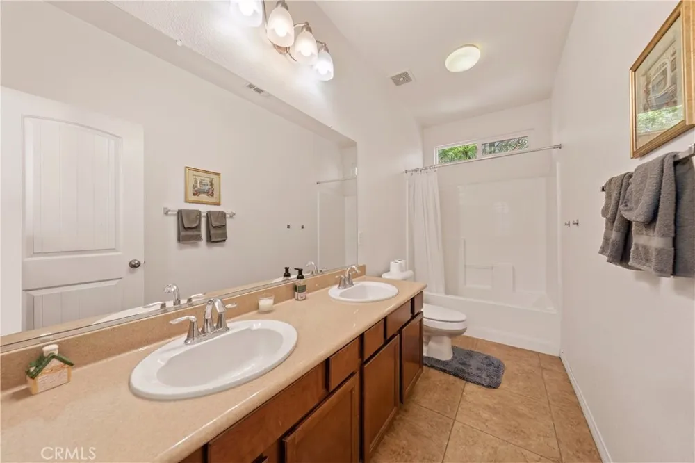 4795 Thornbush Fontana, CA 92336