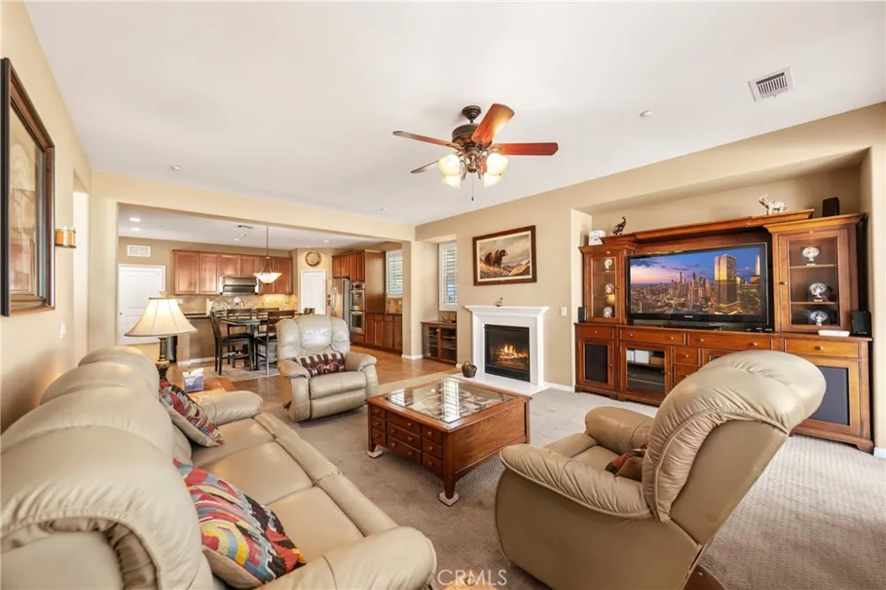 4795 Thornbush Fontana, CA 92336