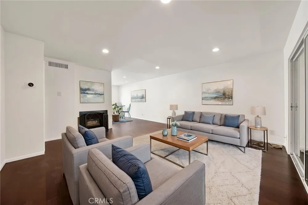9745 Via Roma Burbank, CA 91504
