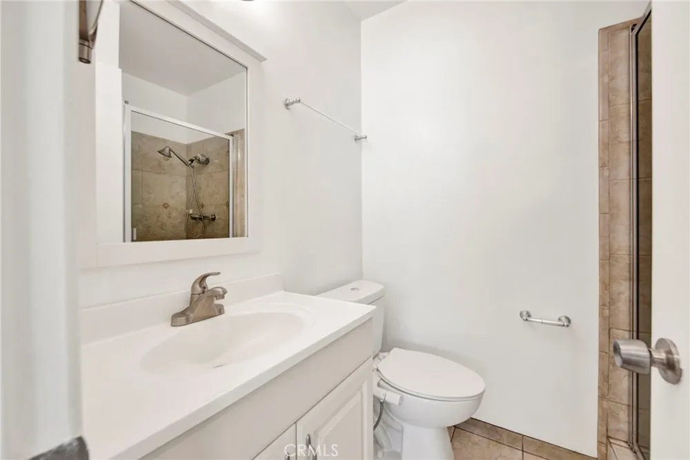 9745 Via Roma Burbank, CA 91504