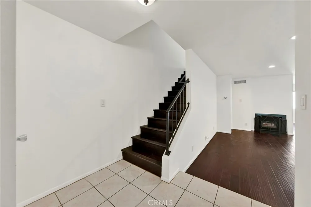 9745 Via Roma Burbank, CA 91504