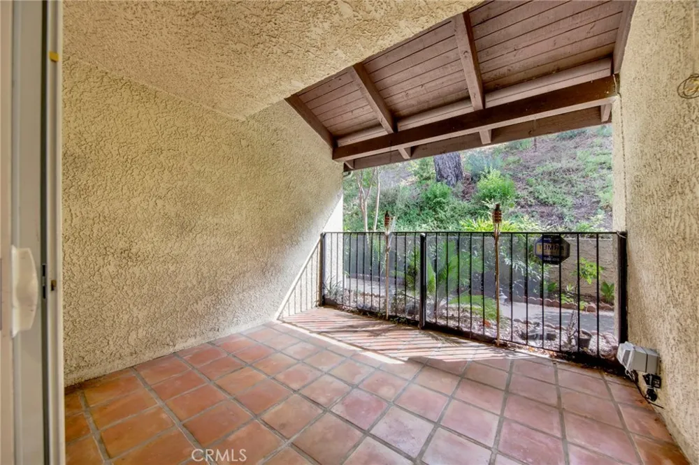 9745 Via Roma Burbank, CA 91504