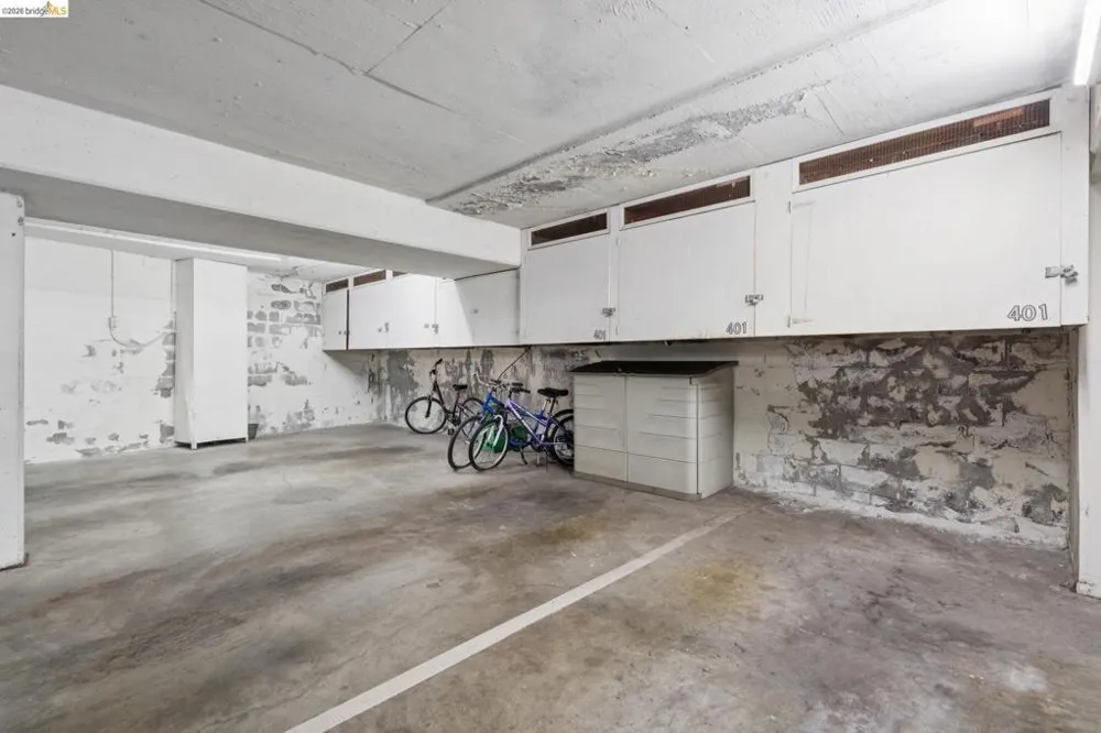 94 Bayo Vista Ave #204 Oakland, CA 94611