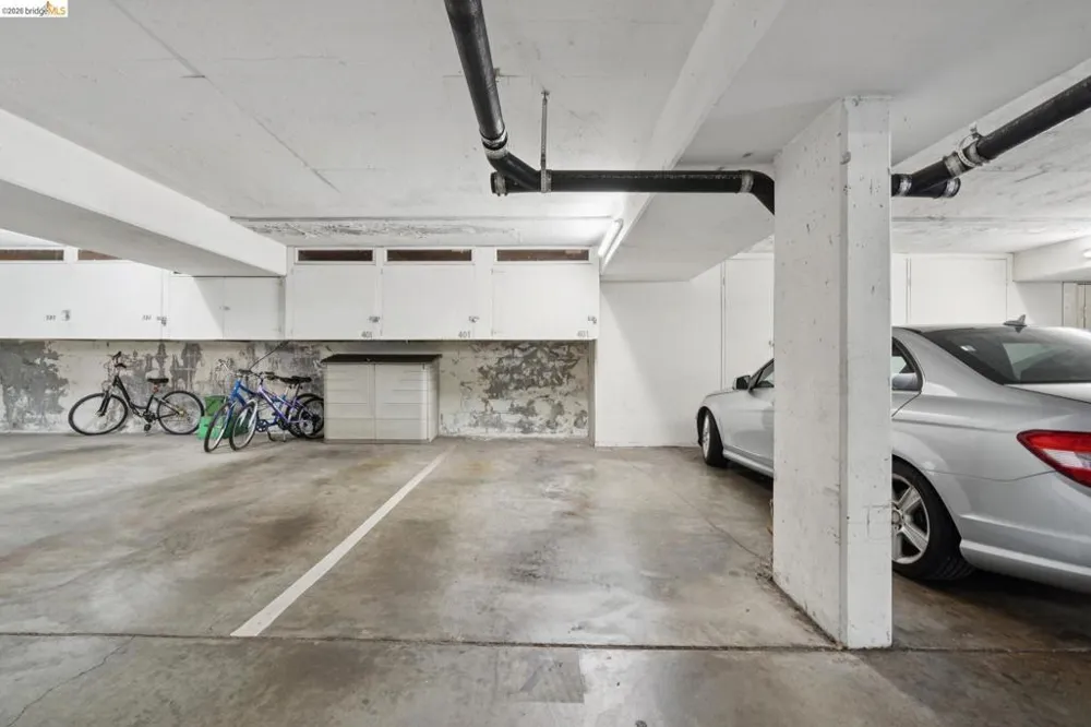 94 Bayo Vista Ave #204 Oakland, CA 94611