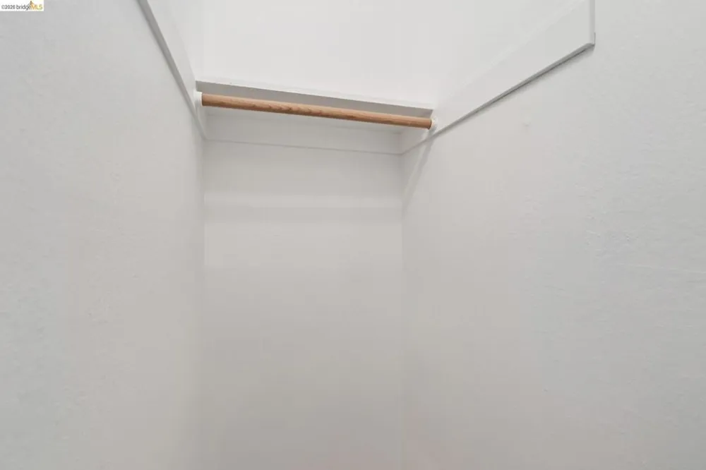 94 Bayo Vista Ave #204 Oakland, CA 94611