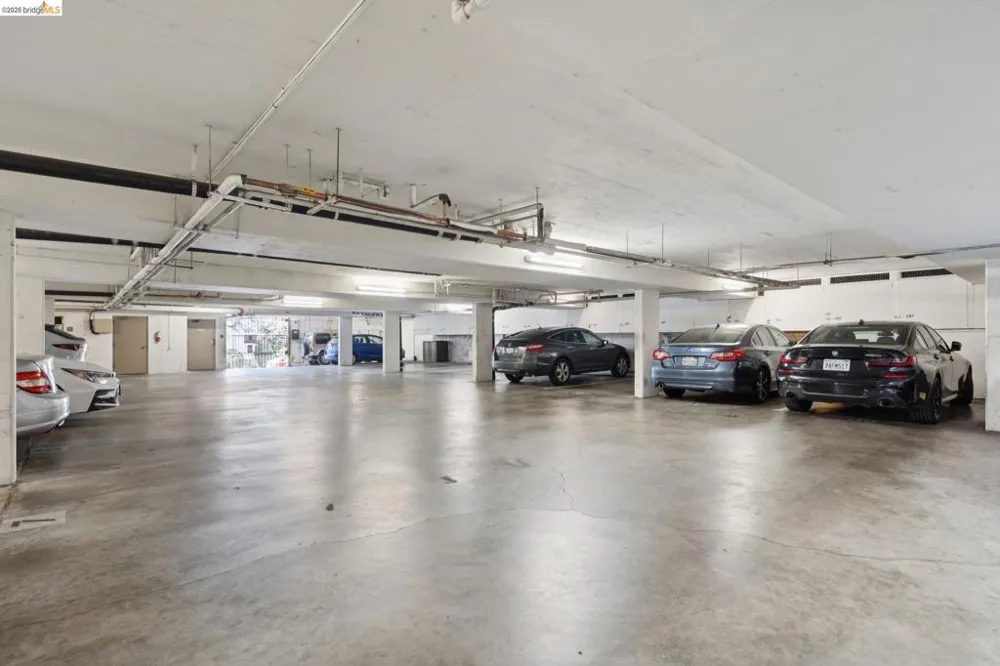 94 Bayo Vista Ave #204 Oakland, CA 94611