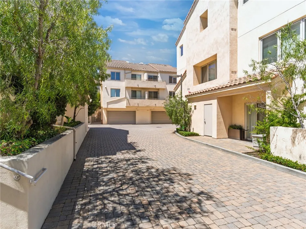 311 Kansas Street #B El Segundo, CA 90245