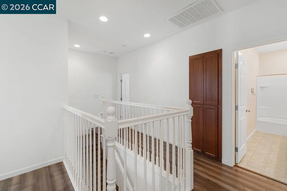 7832 Acorri Walk Sacramento, CA 95823