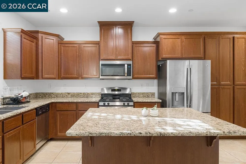 7832 Acorri Walk Sacramento, CA 95823
