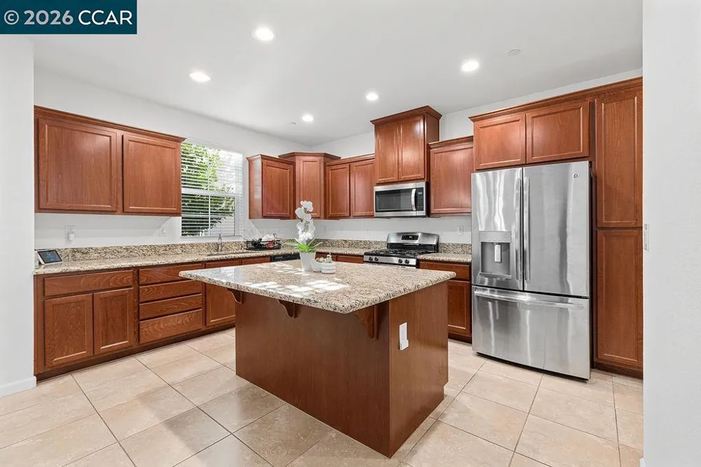 7832 Acorri Walk Sacramento, CA 95823