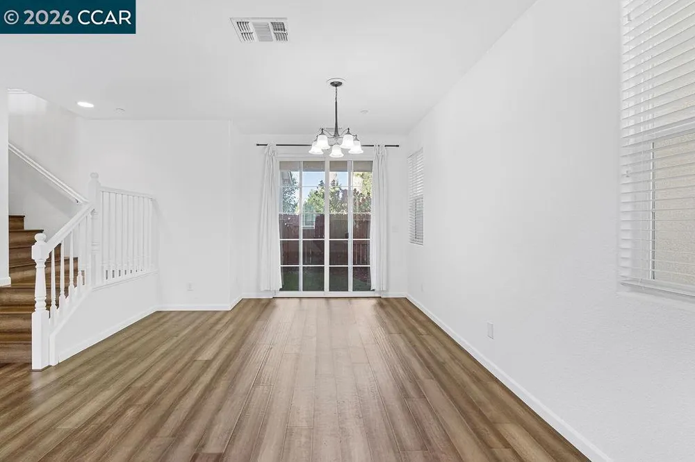 7832 Acorri Walk Sacramento, CA 95823