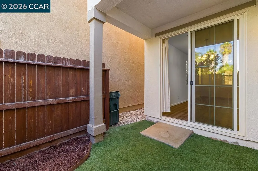 7832 Acorri Walk Sacramento, CA 95823