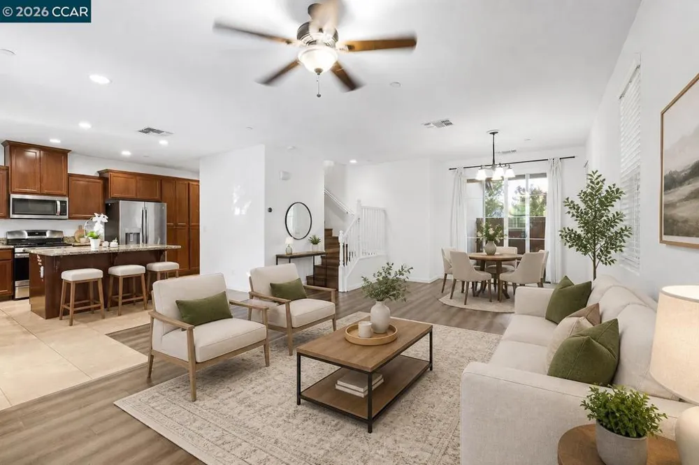 7832 Acorri Walk Sacramento, CA 95823