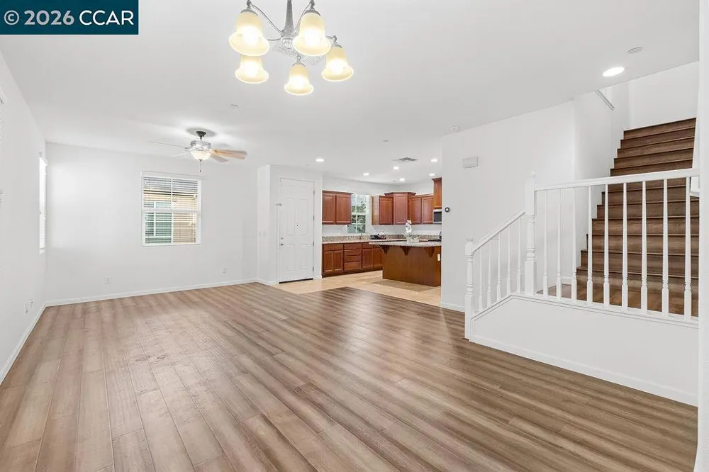7832 Acorri Walk Sacramento, CA 95823