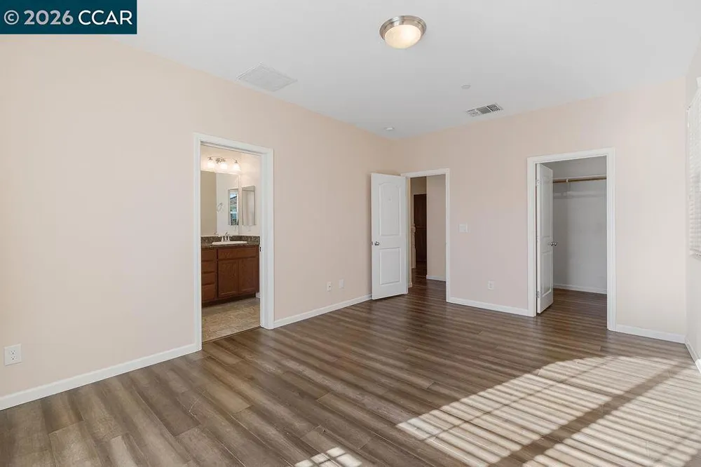 7832 Acorri Walk Sacramento, CA 95823