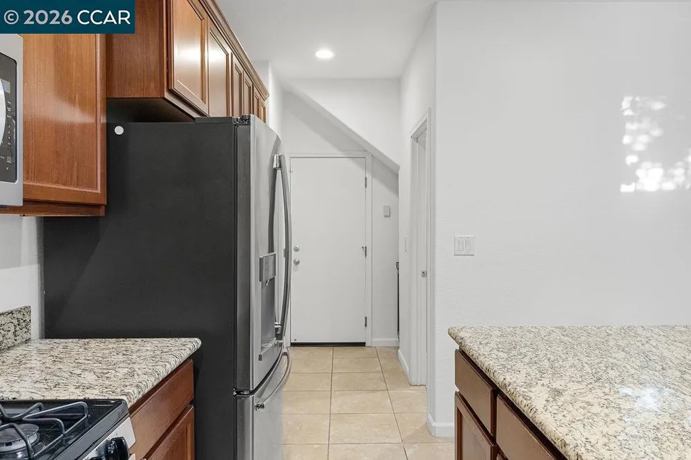 7832 Acorri Walk Sacramento, CA 95823