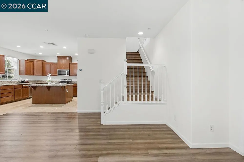 7832 Acorri Walk Sacramento, CA 95823