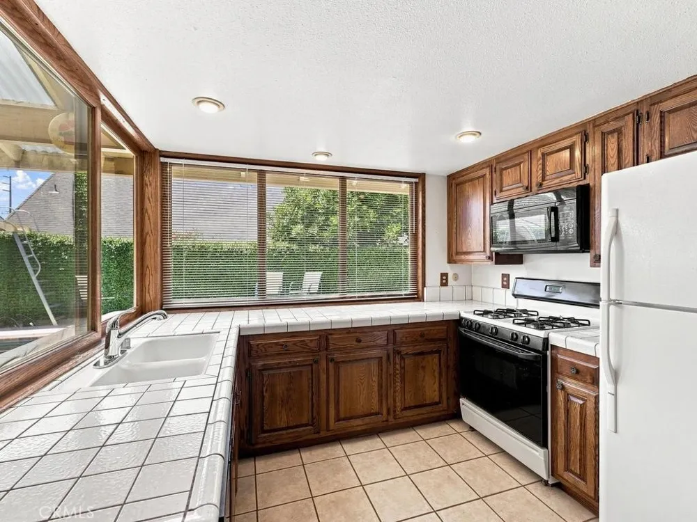 10443 Camden Drive Cypress, CA 90630