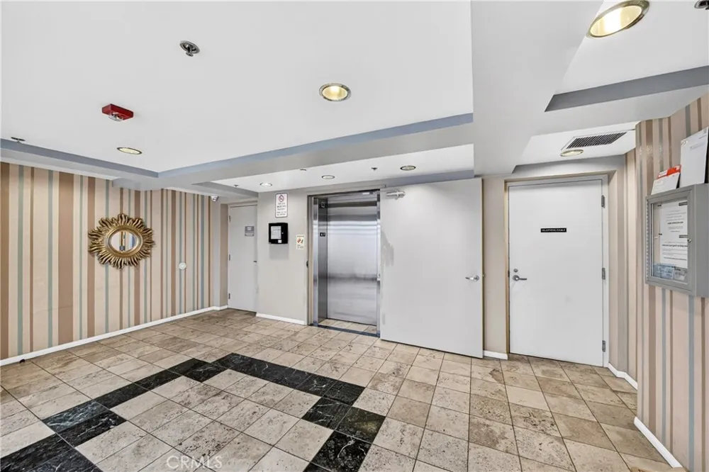 11124 Burbank Boulevard #108 North Hollywood, CA 91601