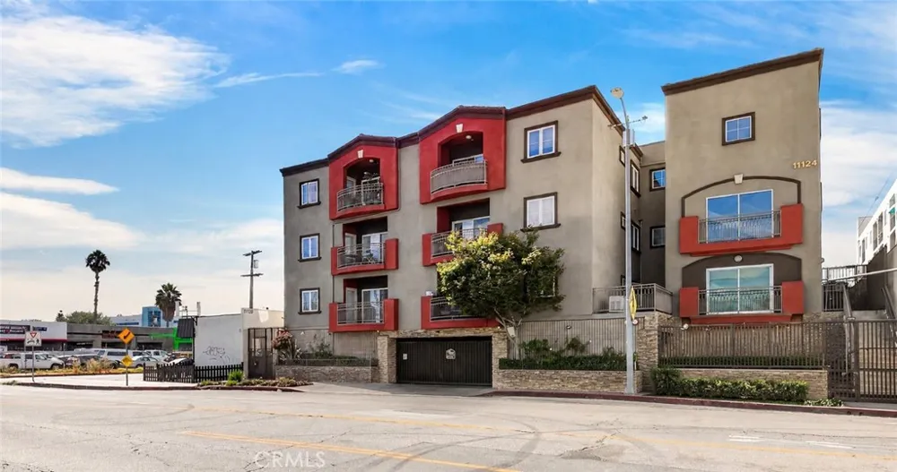 11124 Burbank Boulevard #108 North Hollywood, CA 91601
