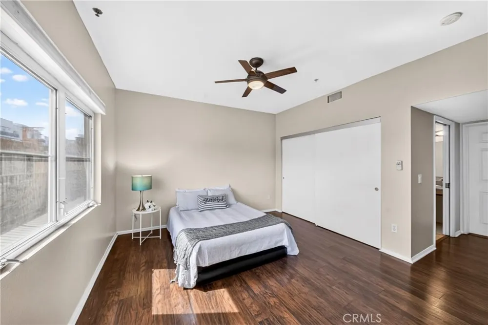 11124 Burbank Boulevard #108 North Hollywood, CA 91601